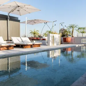 5* Hotel Almanac