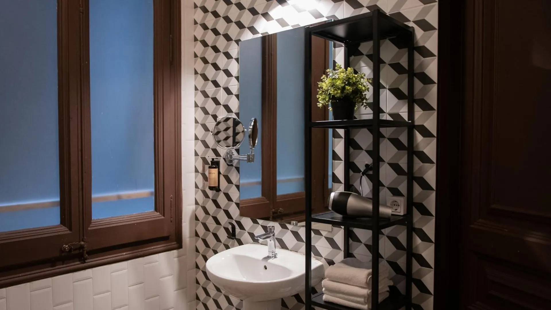 Albergue The Loft House Barcelona 0*,  España