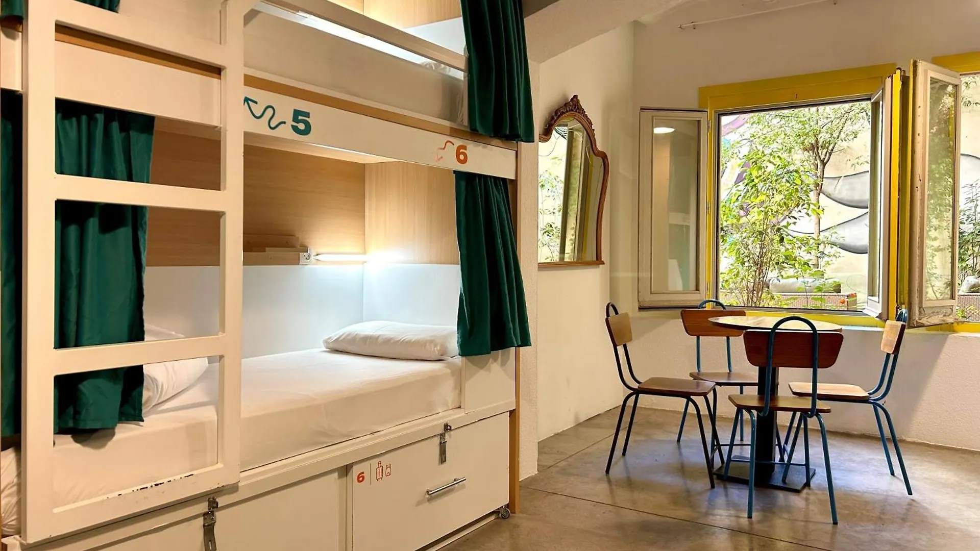 Hostal Albergue The Loft House Barcelona