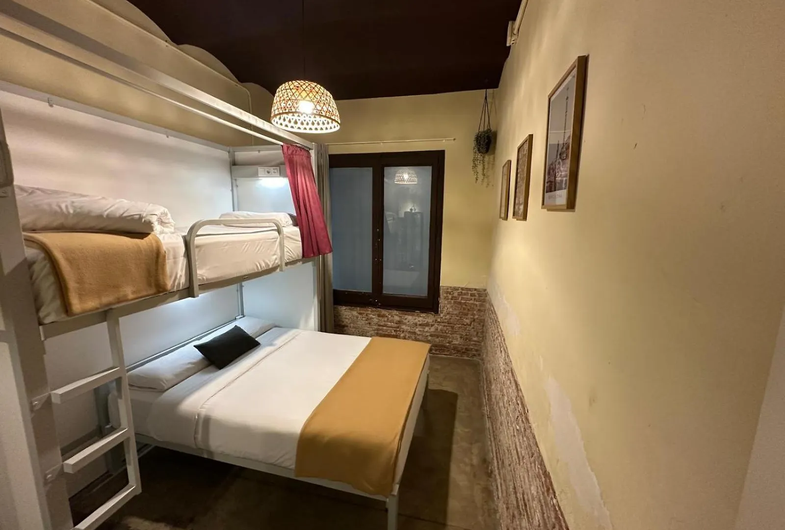 Albergue The Loft House Barcelona Hostal